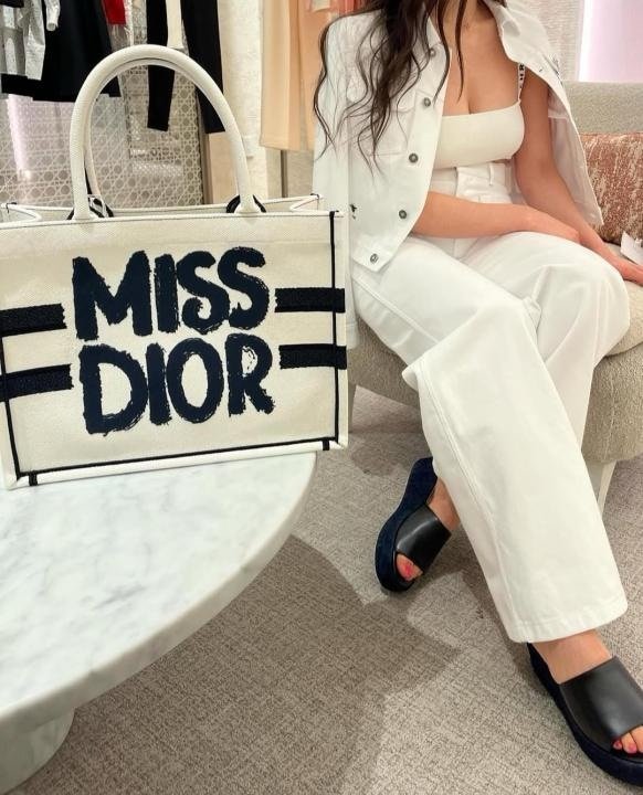 Miss Dior Book Tote With OG Box & Dust Bag & Scarf (White-1028)(BSB) - Image 2