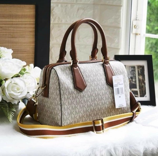 Michael Kors MK Boston Sling Hand Bag With Dust Bag & Shoulder Strap (White - 320) - Image 6