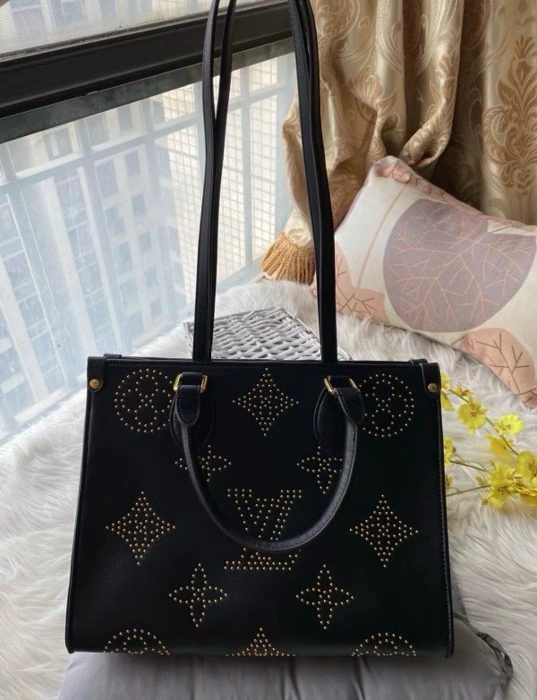 Louis Vuitton LV M46733 On The Go Premium Monogram Empreinte Leather Tote Bag With OG Magnetic Box & Dust Bag (Black - 649)(BSB) - Image 6