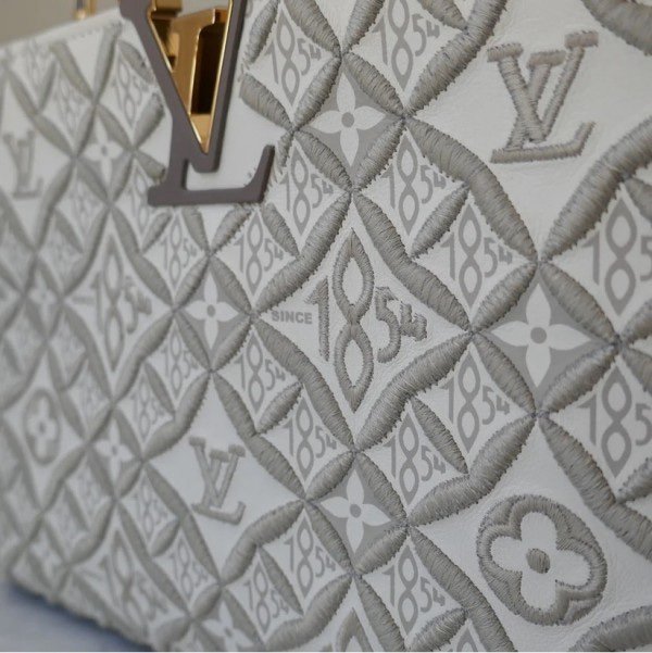 Louis Vuitton LV Capucines M46042 Premium Quality Leather Bag With OG Box & Dust Bag & Extra Shoulder Strap (White - 300)(BSB) - Image 9