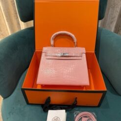 Alternative view of Hermes Blanc Crocodile Niloticus Pink
Encrusted Birkin Bag With OG Box & Dust Bag (1080 Pink)