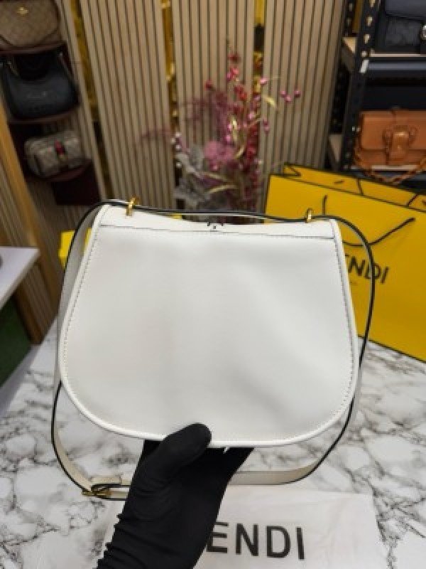 FEND I COMON FF LOGO PLAQUE HANDBAG WITH OG BOX AND DUST BAG INCLUDING CARRY BAG PREMIUM QUALITY (WHITE)(MT) - Image 5