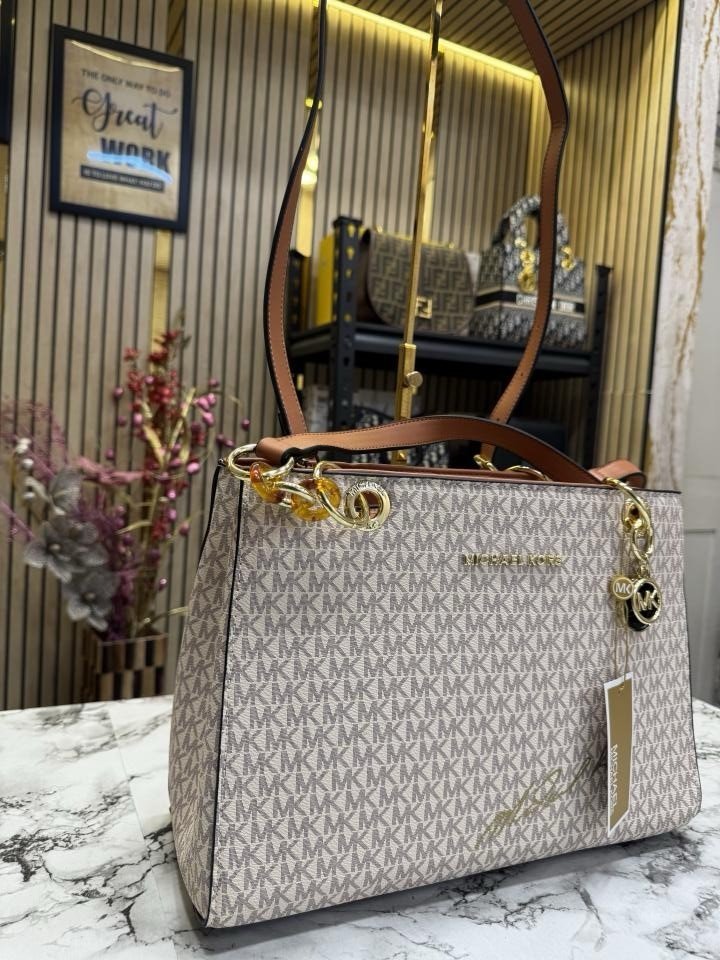 MICHAE L KORS CYNTHIA HANDBAG WITH OG DUST BAG PREMIUM QUALITY (BIEGEBROWN)(MT) - Image 10