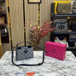 TOR Y BURCH HANDBAG WITH OG BOX AND DUST BAG PREMIUM QUALITY (BLUE)(MT)