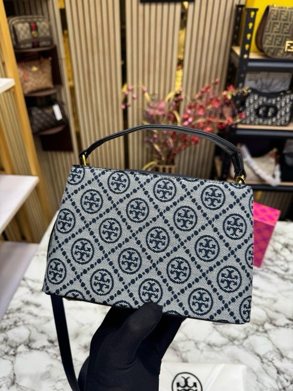TOR Y BURCH HANDBAG WITH OG BOX AND DUST BAG PREMIUM QUALITY (BLUE)(MT) - Image 2