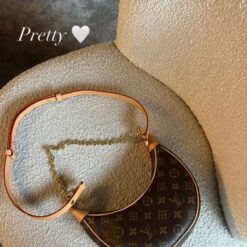 Alternative view of Louis-Vuitton Loop Sling Bag with box 25(BR)