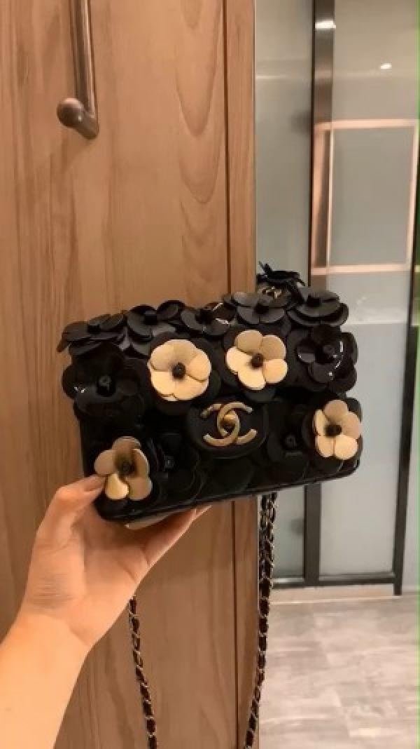 Chanel camellia flower handbag with box(BH) - Image 3