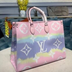 Alternative view of Lous vuitton onthego with dust cover(BH)