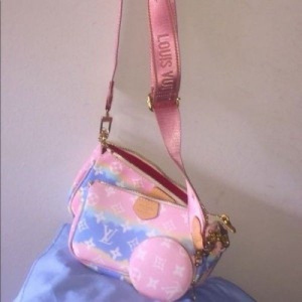 Louis vuitton pochette multi pink belt with og box(BH)